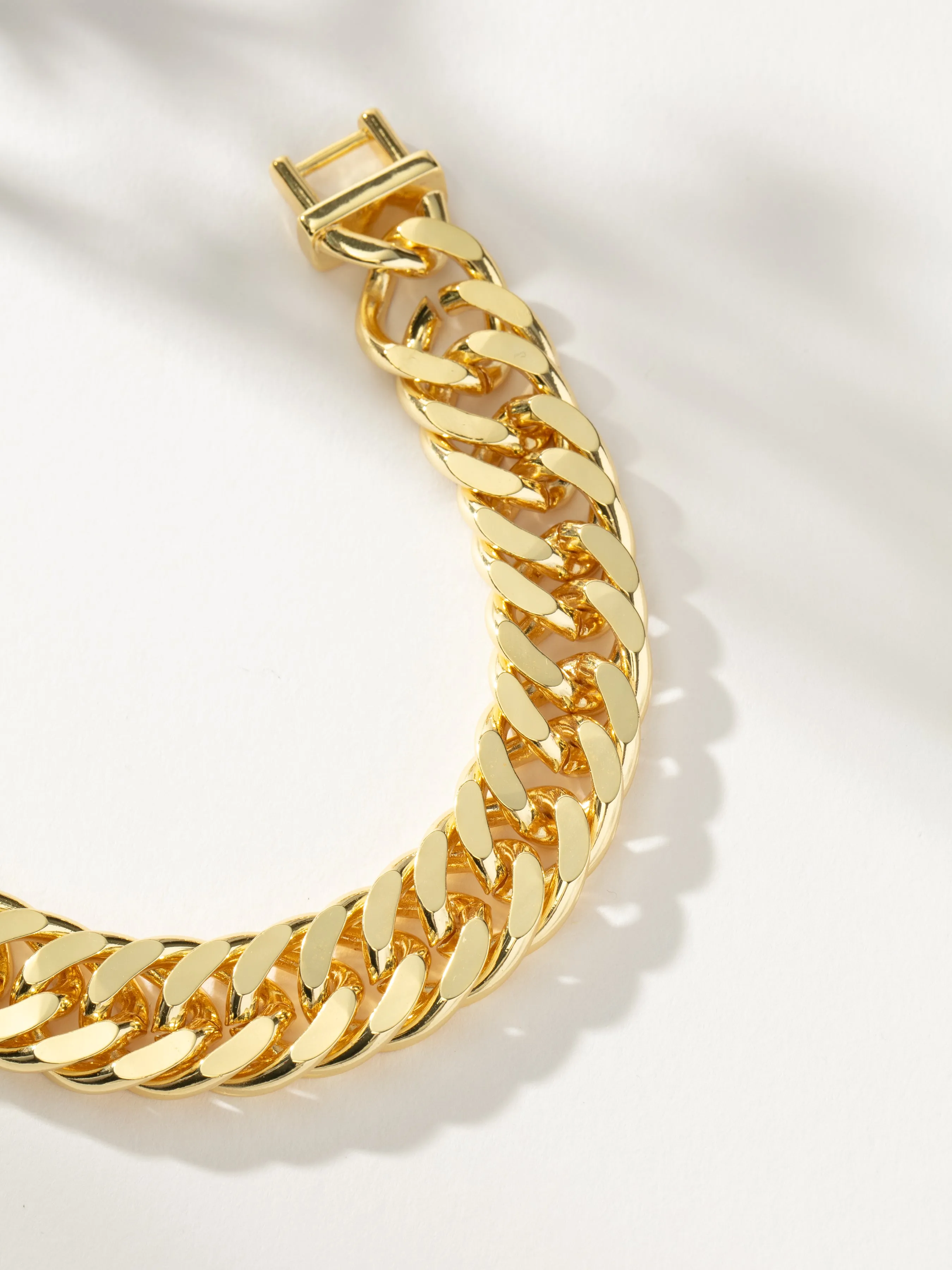 Bold Move Chain Bracelet