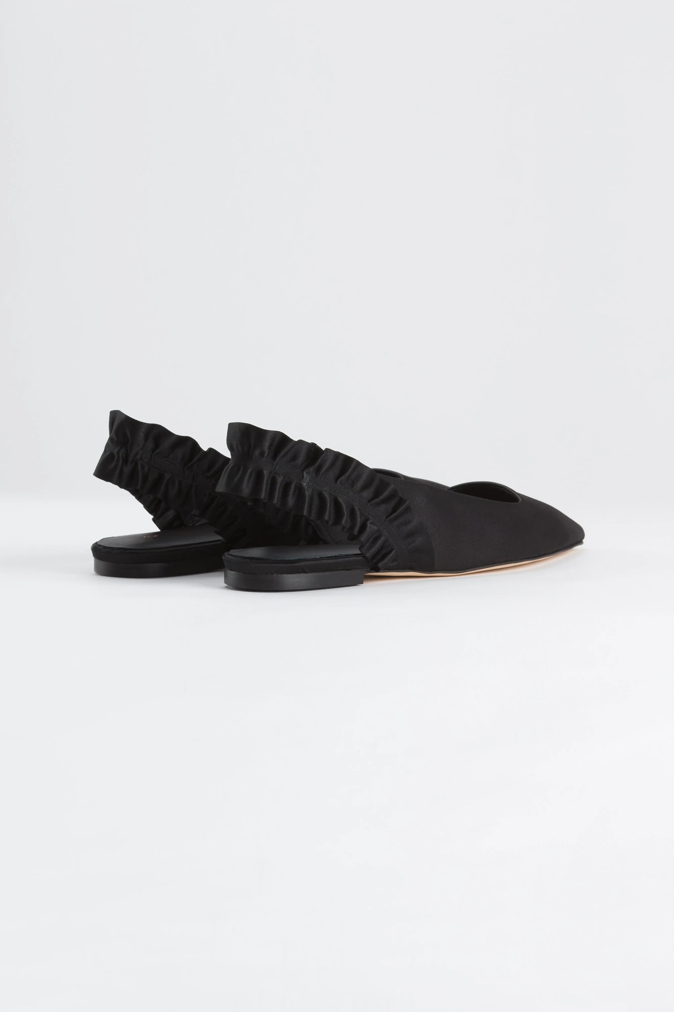 RUFFLE FLAT | SATIN BLACK001