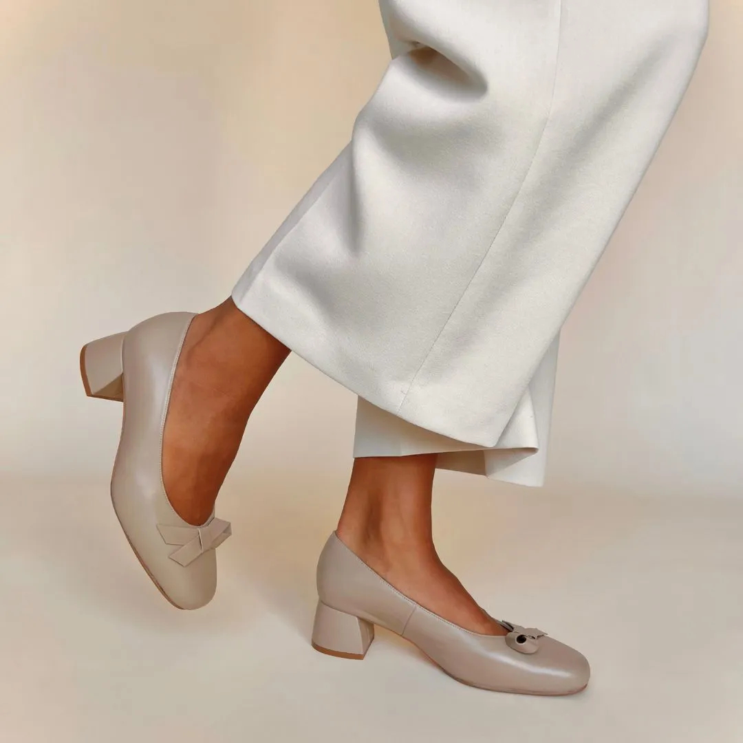 Tamsin Extra-Wide Fit Courts - Taupe Leather